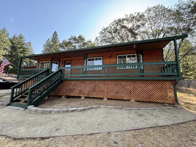 Building Photo - Freshly remodeled home in Pleasant Valley with private yard for rent!