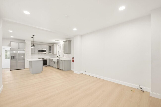 139 W 51st St