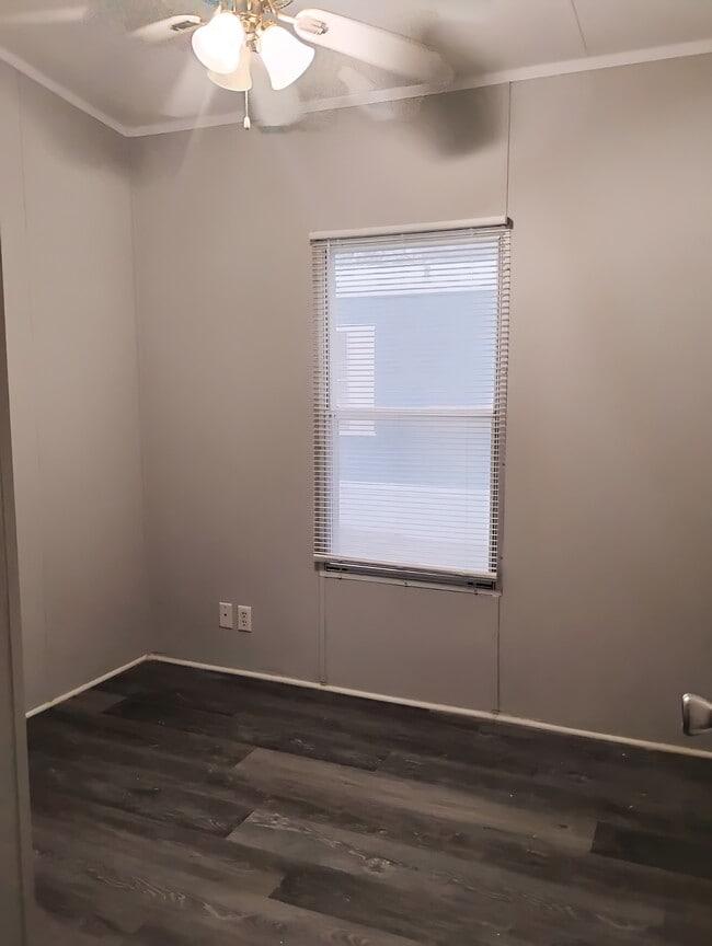 Photo - 110 N Michigan St