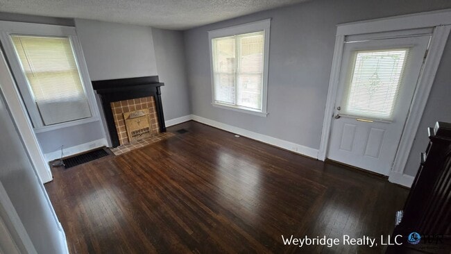Photo - 3-Bed 1 Bath House located in a cul-de-sac...