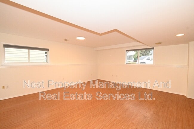 Photo - 2180 Victoria St