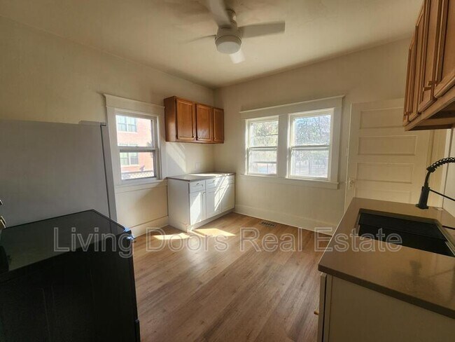 Photo - 843 New Hampshire St