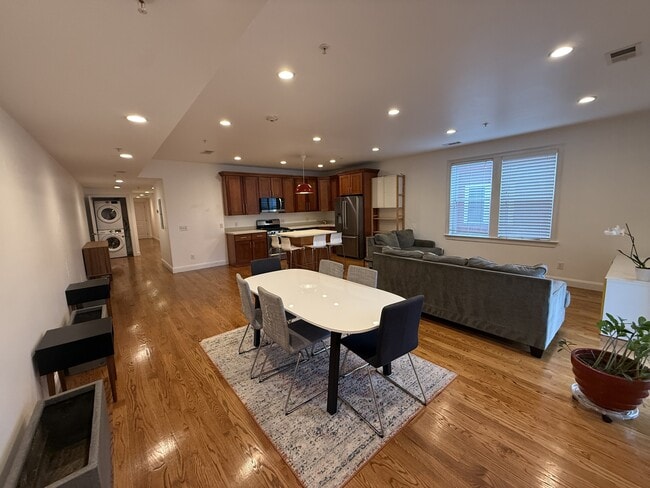 Photo - 37 Coffey St