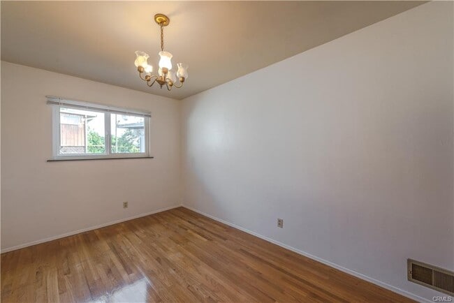 Photo - 1437 Smith St