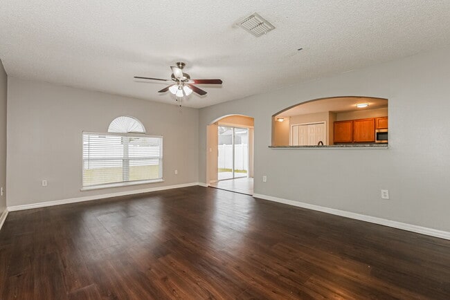 Photo - 30249 Birdhouse Dr