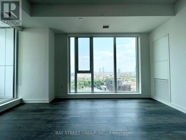 Photo - 225 Sumach St Unité 1903