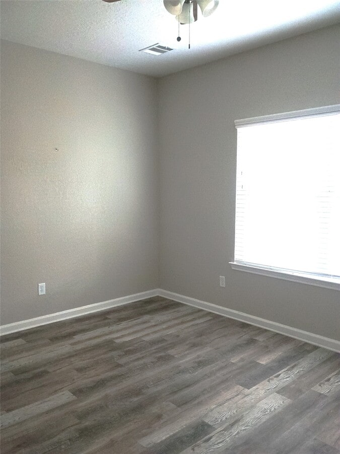 Photo - 617 Edgar St
