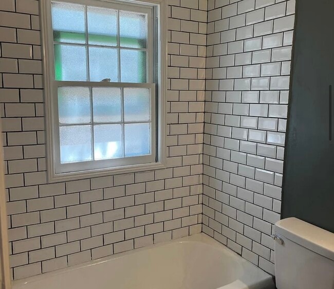 Photo - 2403 E Bayley St