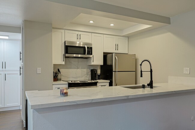 Photo - 2 Bed / 2 Bath Condo for Rent – Mission Valley