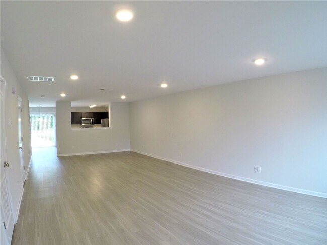 Photo - 11 SAW Unit 11 SAW