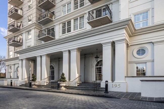 Photo - 195 14th St NE Unit 404