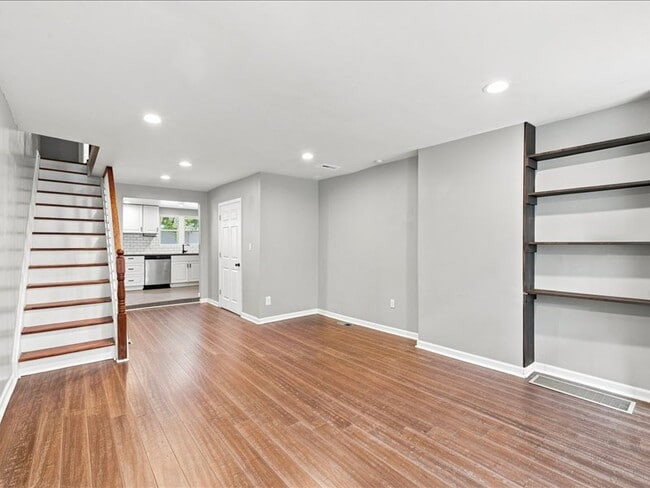 Photo - 521 Cantrell St