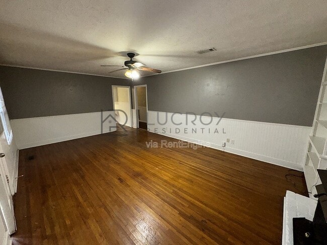 Photo - 1081 S Church St