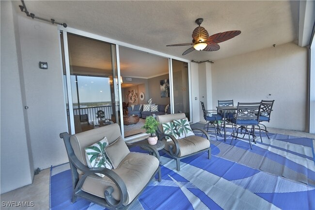 Building Photo - 2090 W First St Unit 2007