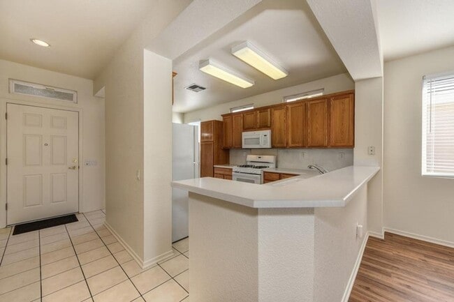 Photo - Cute 2bd/2ba home in 55+ Sun City Roseville
