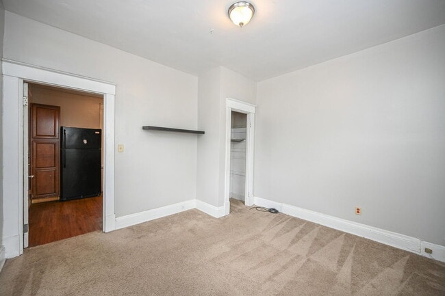 2344 W Clifton Ave