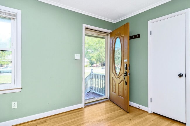 Photo - 1510 Crescent Dr