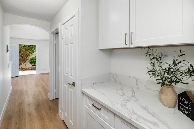 Photo - 9949 Erma Rd