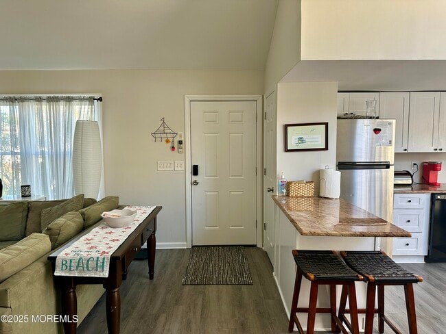 Photo - 559 Tarpon Ave