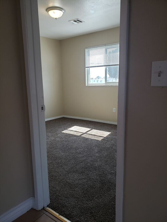 1107 L St Unit D
