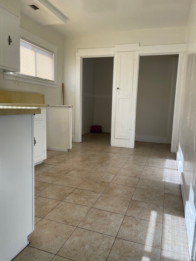 Photo - 119 W 109th Plz