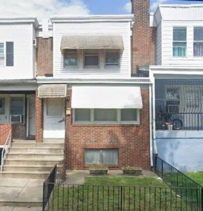 Building Photo - 2655 S 66th St Unit 2nd Fl
