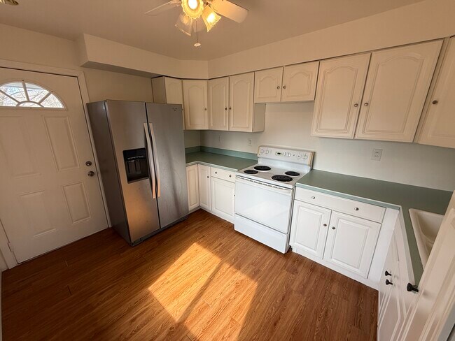 Photo - 3737 Poplar Ave