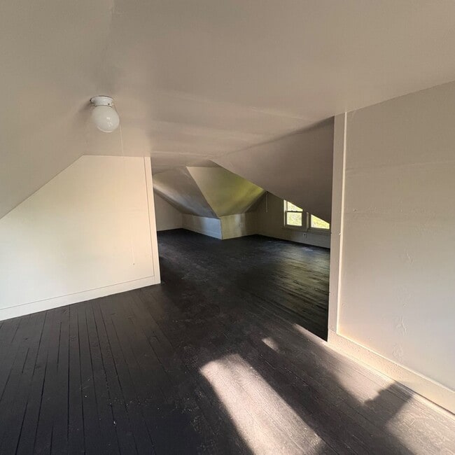 Photo - Charming 3 - Bedroom Property in Prime Location