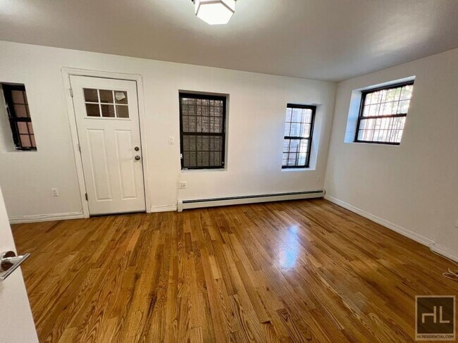 Photo - 3 bedroom in BROOKLYN NY 11221