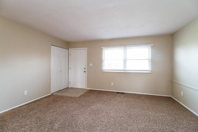 Photo - 1880 Queensrowe Pl