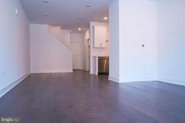 Photo - 141 Stoutsburg Blvd