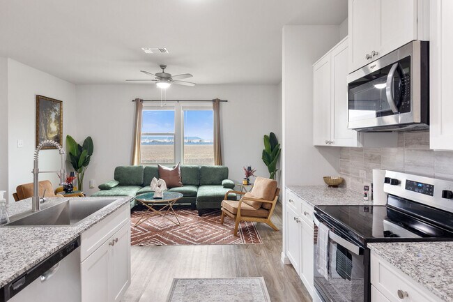 101B Emilie Wy Unit SI FL1-ID1526892P
