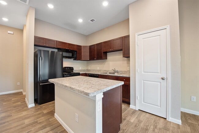 Photo - 7937 Richland Dr