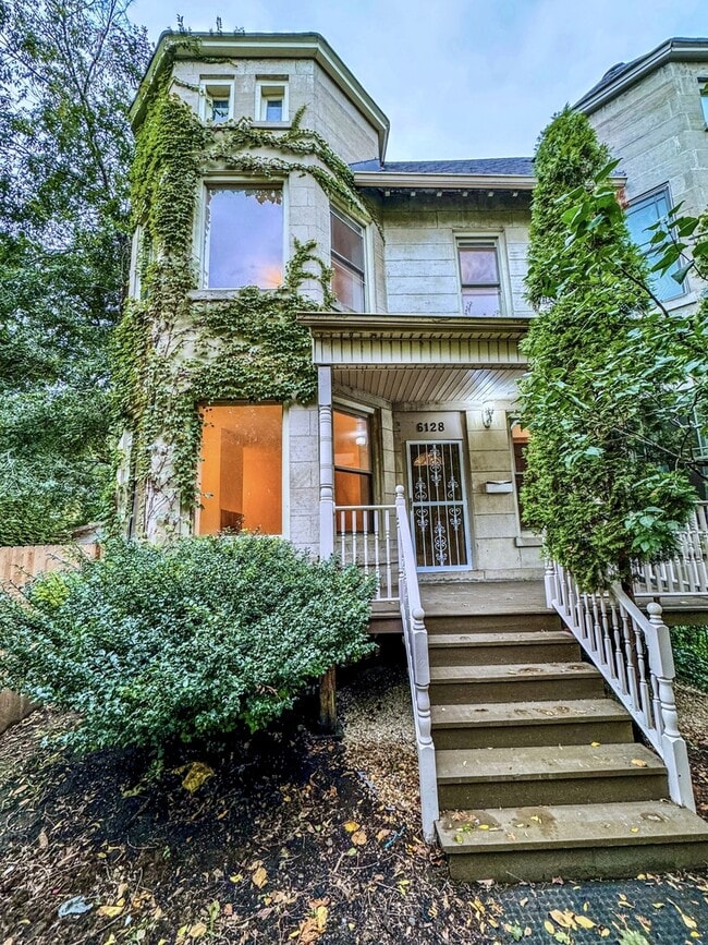 Building Photo - 6128 S Kenwood Ave
