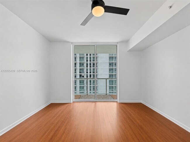 Photo - 253 NE 2nd St Unidad 1804