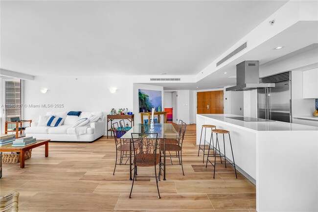 Photo - 400 S Pointe Dr Unit 704