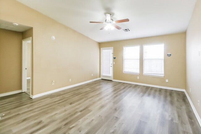 Photo - 10428 Bradford Way