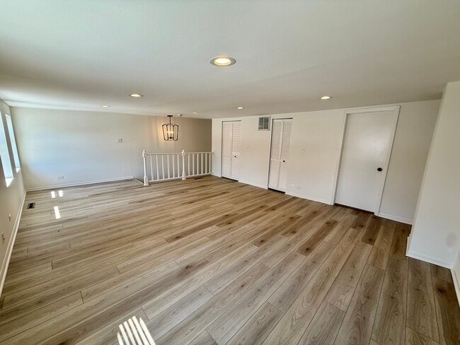 935-937 W Armitage Ave