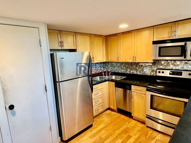 Photo - 2193 Arapahoe St Unit 8