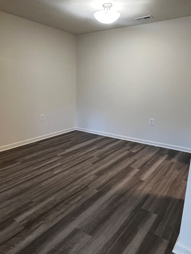 Photo - Lee Overlook Apartments