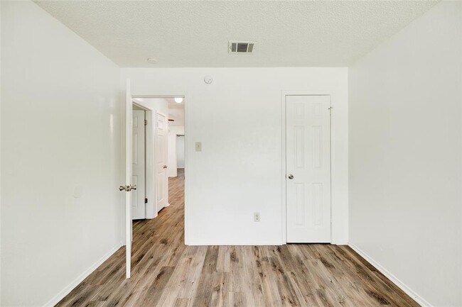 Photo - 7918 West Gate Blvd