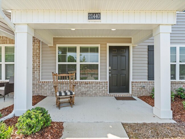 Photo - Fantastic Location – Spacious 3 Bedroom Townhome with Rear-Entry Garage!