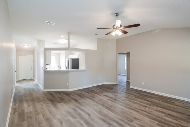 Photo - 8515 Springtree Road