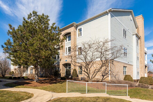 Photo - 1251 W Lake St Unit 103