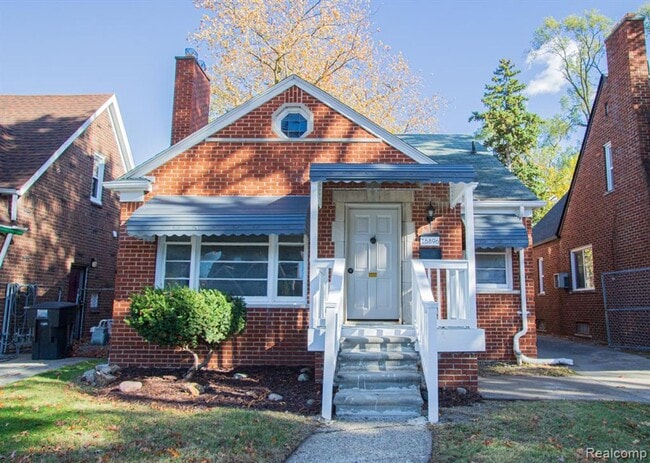 Building Photo - Beautifully renovated brick bungalow