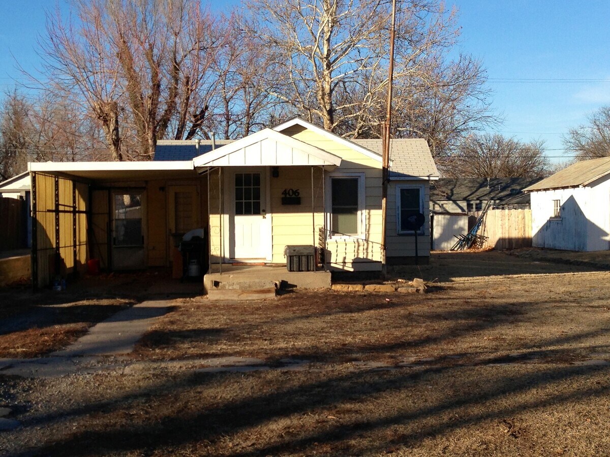 Photo - 406 E 3rd St