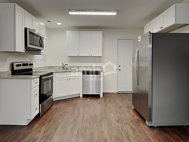 Photo - 132 Drewsbury Dr
