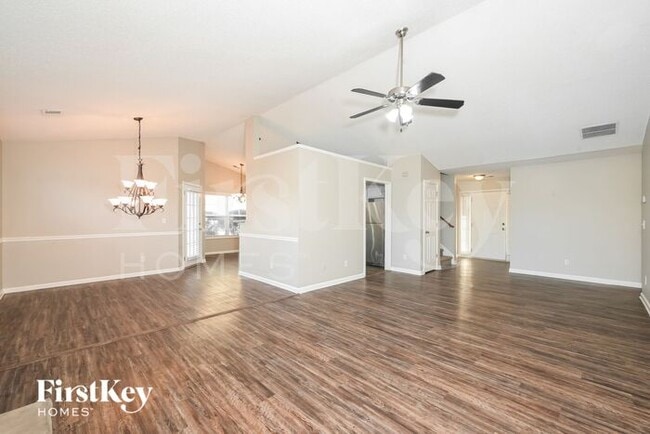 Photo - 3940 Village Main St