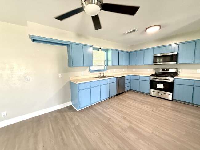 Photo - 39 Melody Ln