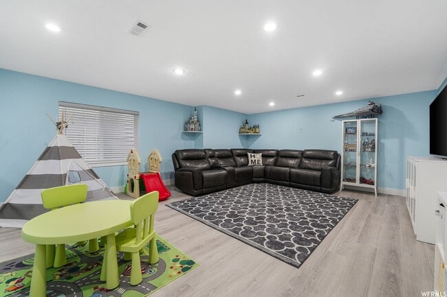 9288 Castlebury Ct